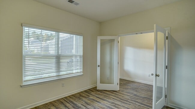 Building Photo - NEW NEW CONSTRUCTION - 5 BDRMS, 3 BTHS, NO...