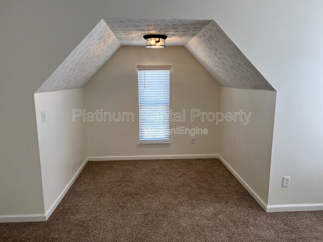 Building Photo - 1097 Yellow River Dr