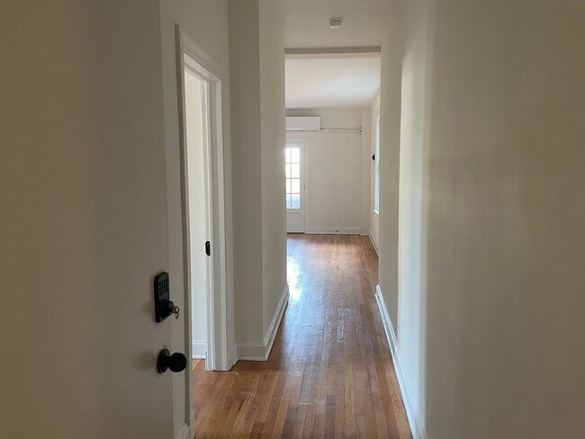 Building Photo - Newly Remodeled 1-Bedroom plus Den/Office Near JHU