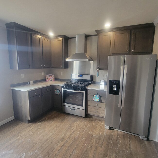 Primary Photo - 209 Golfview Ct