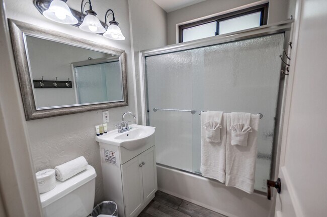 Building Photo - Charming Mission Beach Condo – Steps from the Bay & Beach