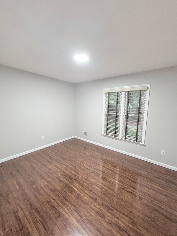 Building Photo - 311 Derrick Ln