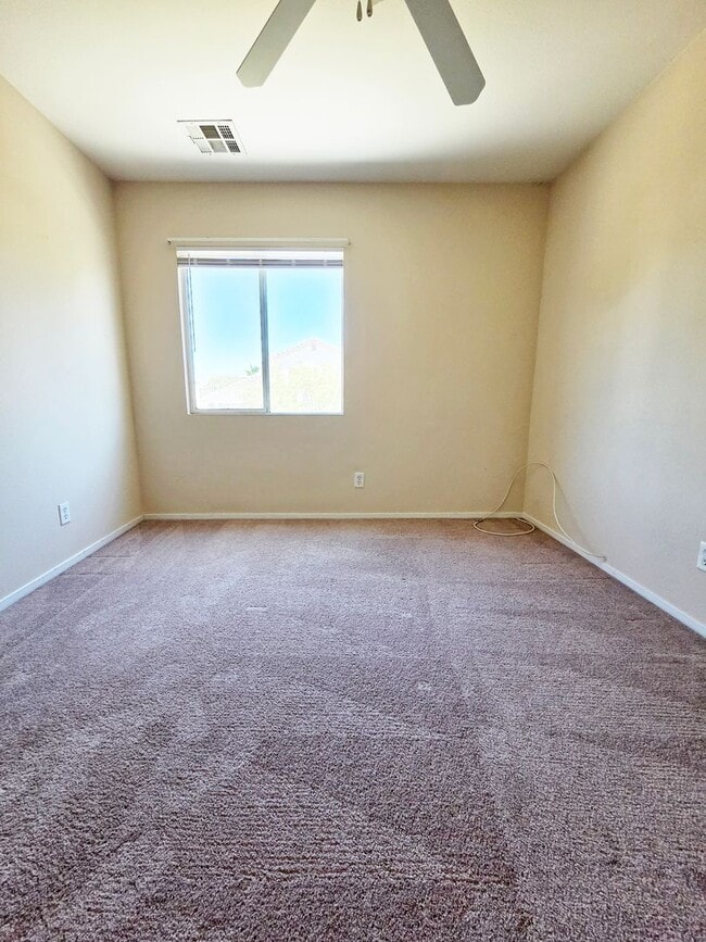 Building Photo - 3 Bed + Loft | 2.5 Bath | 1,946 SF