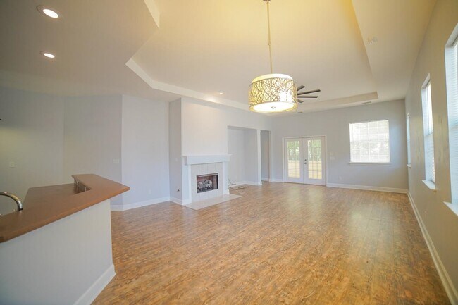 Building Photo - 5569 Hampton Hill Cir