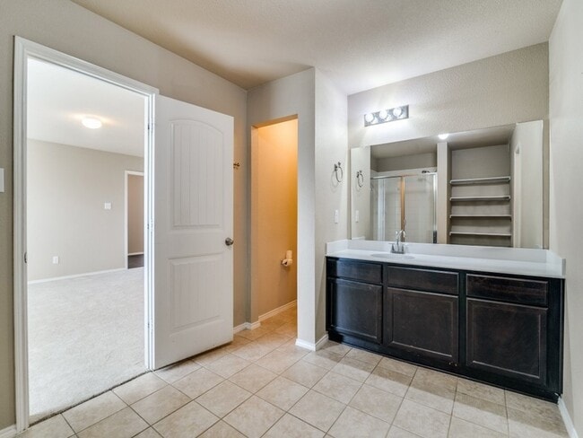 Building Photo - 2302 Tombstone Dr