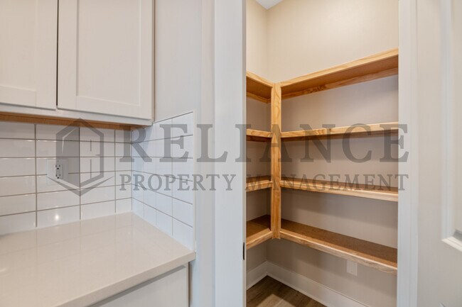 Building Photo - 212 W May St