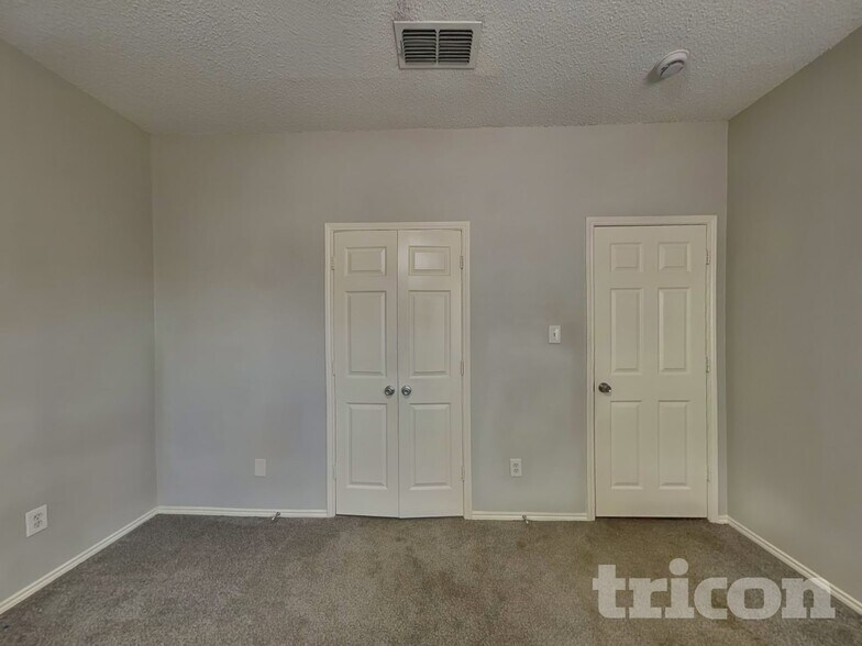Building Photo - 6313 Downeast Dr