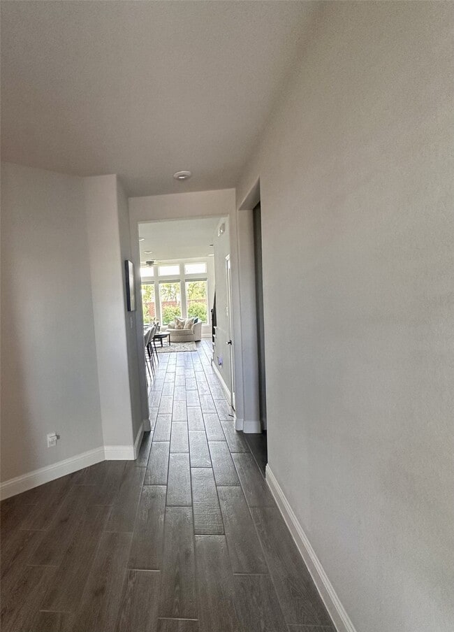 Building Photo - 10130 Water Harbor Dr