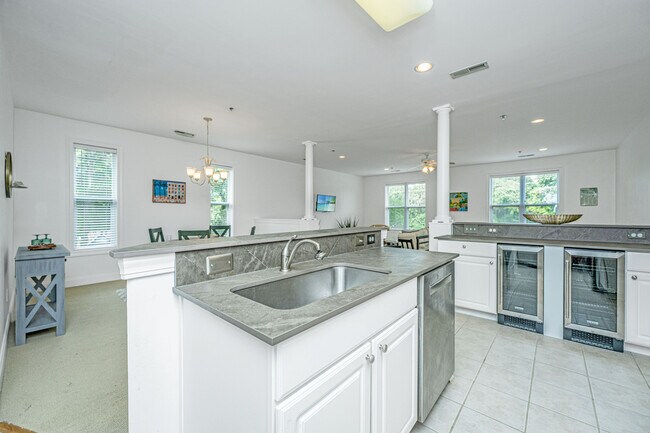 Building Photo - 7331 Indigo Palms Way