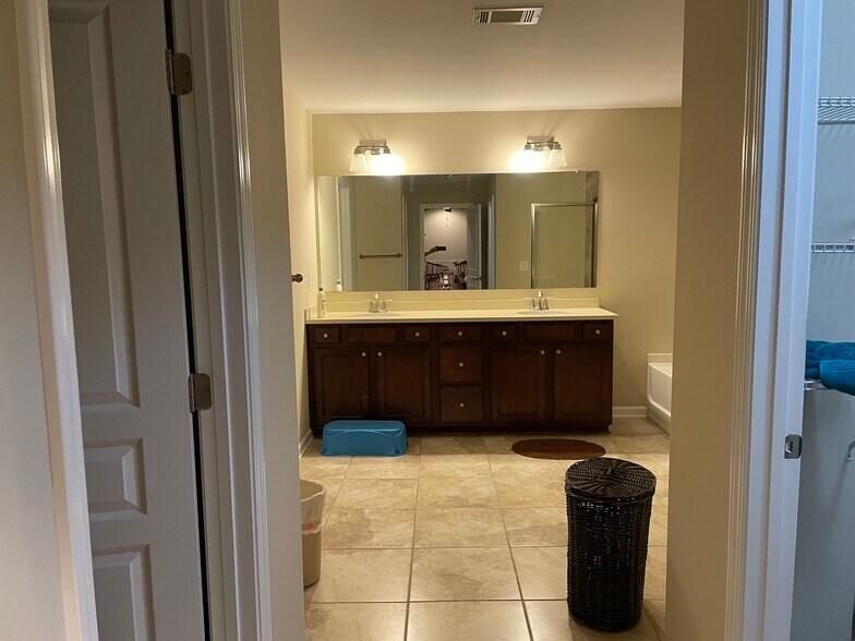 Building Photo - 4305 Griffin Trail Way