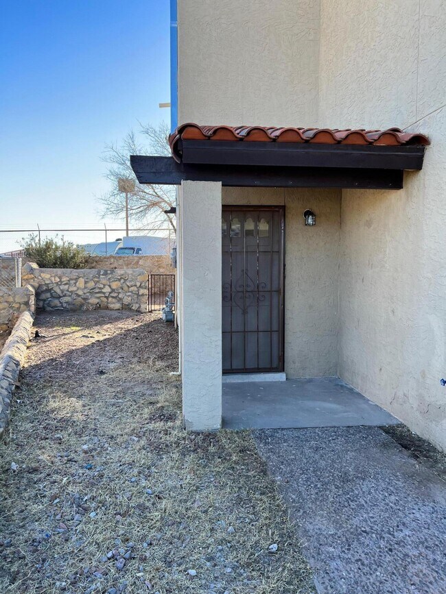 Building Photo - 1502 Monte Sanders Ln