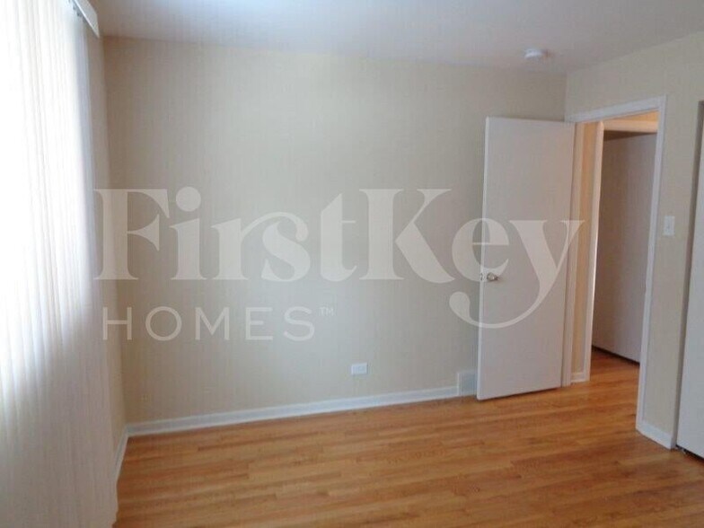 Building Photo - 14812 Ellis Ave