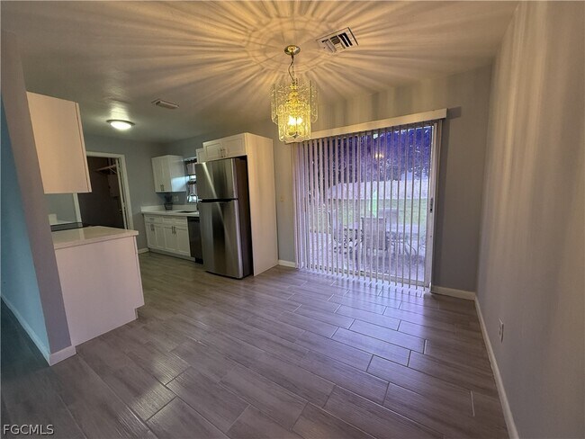 Building Photo - 13401 Fourth St