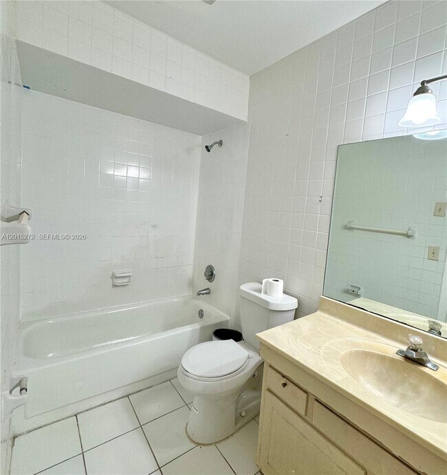 Building Photo - 2500 SW 81st Ave