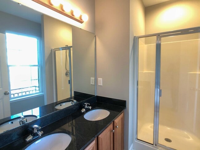 Building Photo - 2834 Howard Ave