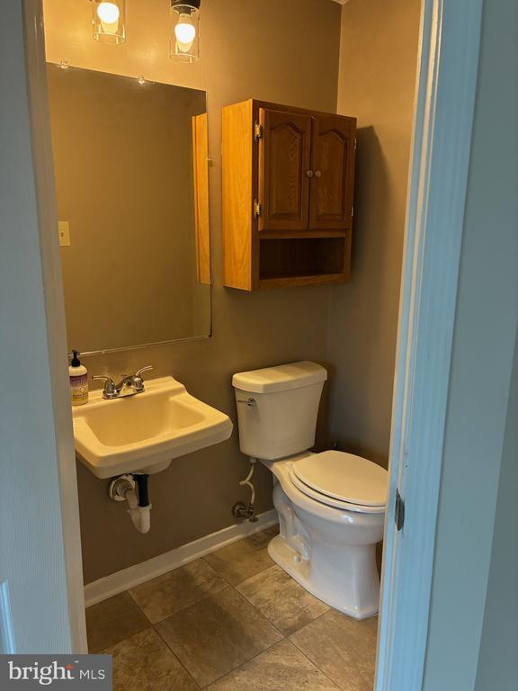 Building Photo - 1537 Violet Dr