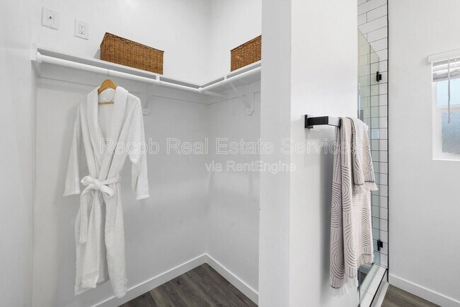 Building Photo - 5116 69th St