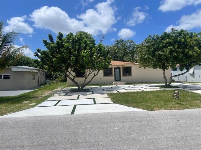 Primary Photo - 270 NW 147th St