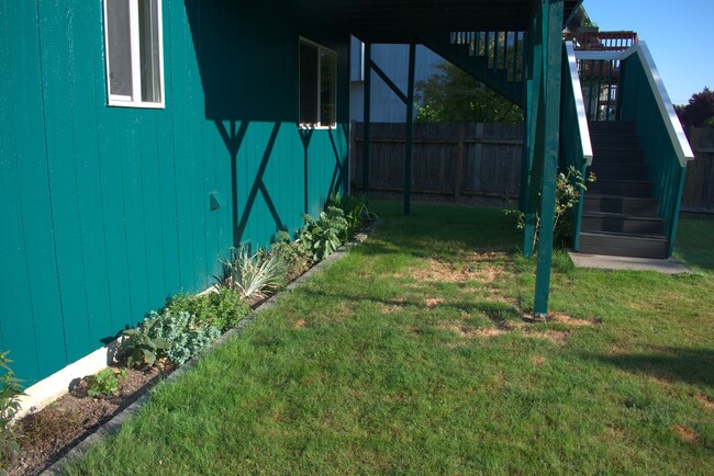 Building Photo - OPEN HOUSE SATURDAY 5/3/25 FROM 1:00-3:00 ...