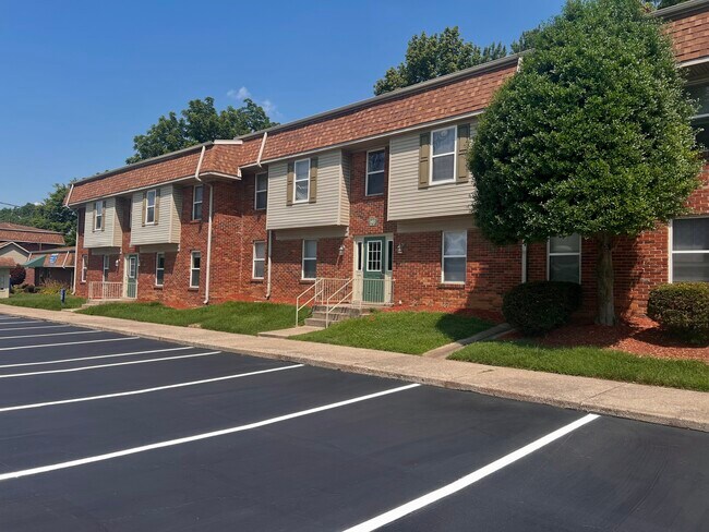 Building Photo - Jefferson Square Apartments