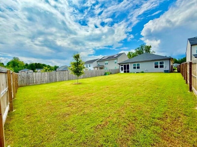 Building Photo - 2015 Waycross Ln