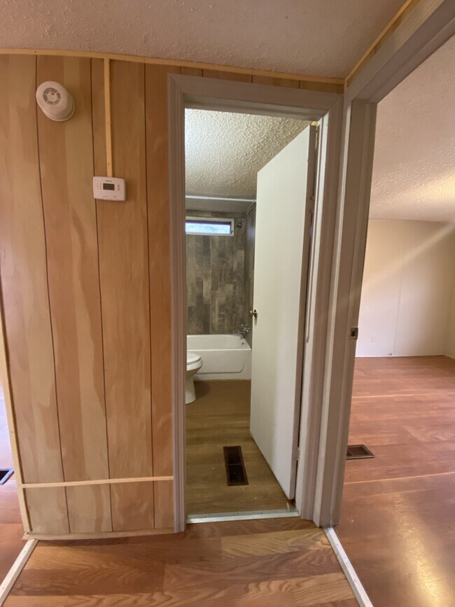 Building Photo - Mill Creek Properties