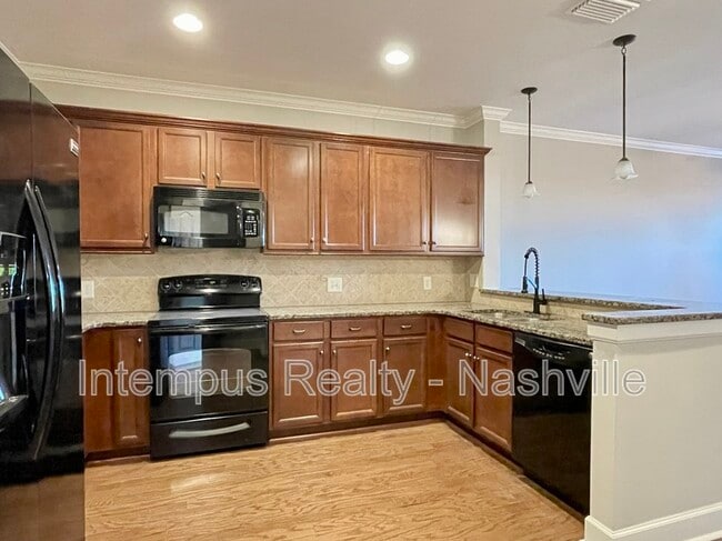 Building Photo - 307 Seven Springs Way