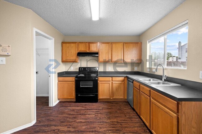 Building Photo - 1836 Vineridge Ln