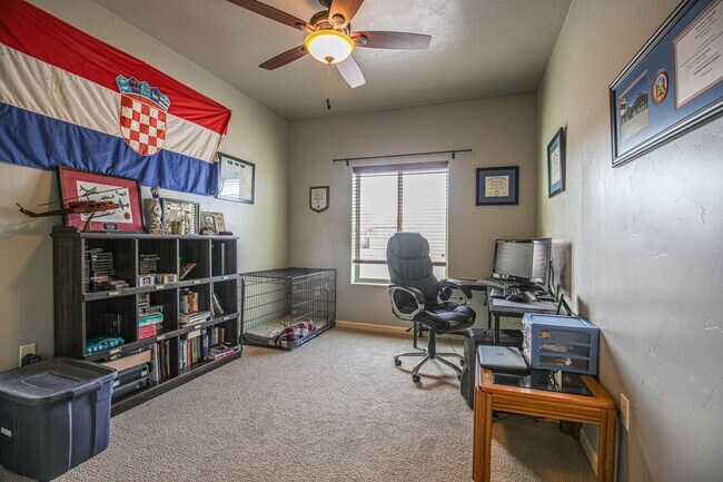 Building Photo - 557 Tierra Bella Dr