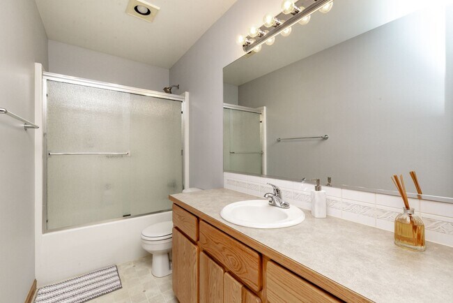 Building Photo - 2709 17th Ave Ct SW