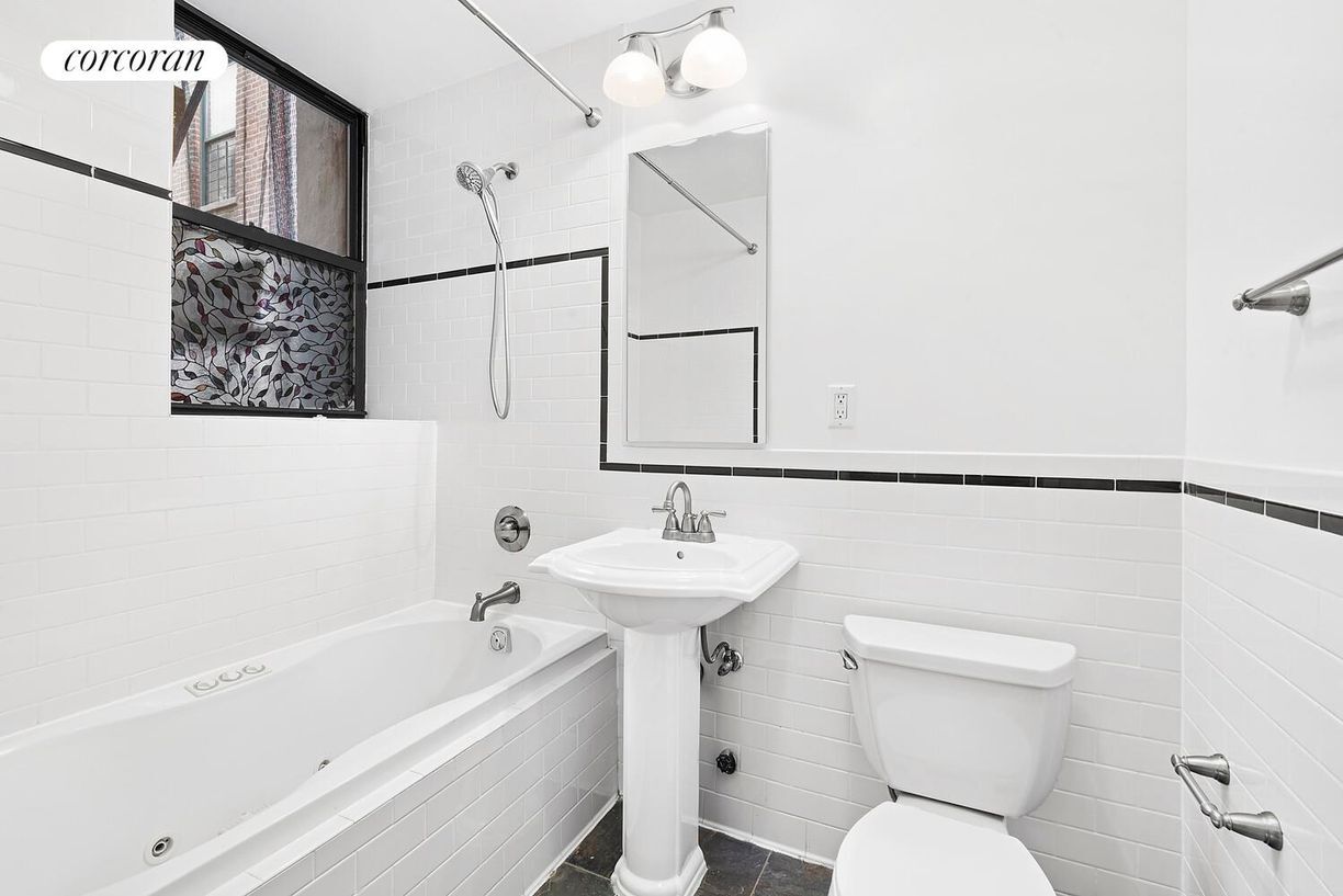 Building Photo - 250 Manhattan Ave