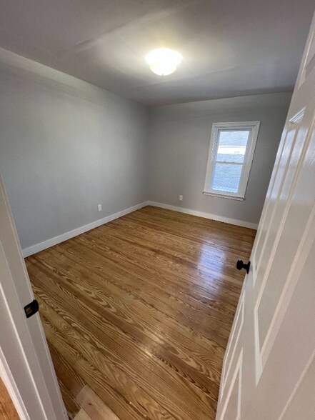 Building Photo - 25 Babbitt St