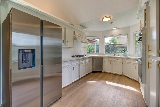 Building Photo - 902 Mesa Terrace Dr