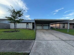 Building Photo - 4808 Fairmoor St