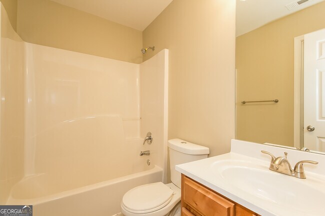 Building Photo - 6318 Shell Dr SW