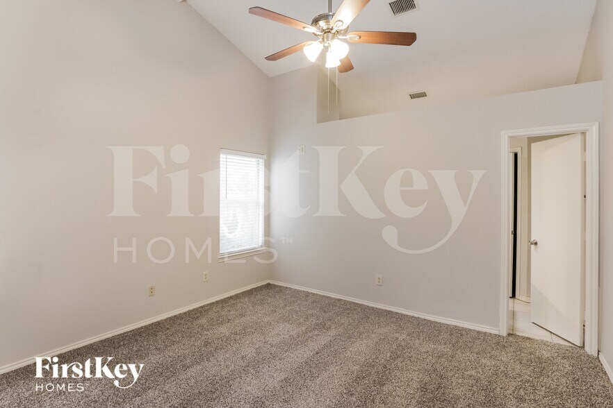 Building Photo - 7818 Bordeaux Ln