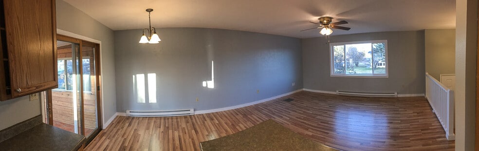 Living room - 901 Montana St