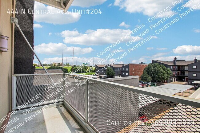 Building Photo - 444 N Central Ave