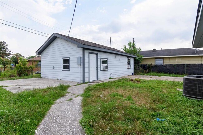 Building Photo - 126 Red Ripple Rd