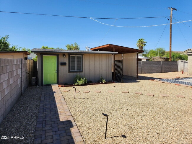 Building Photo - 2507 E Campo Bello Dr