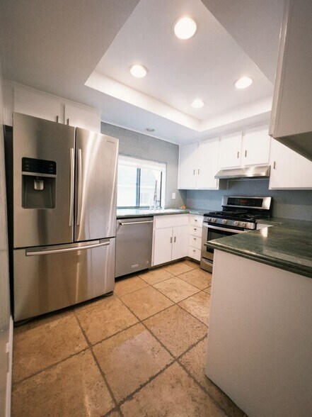 Building Photo - 1236 Wellesley Ave