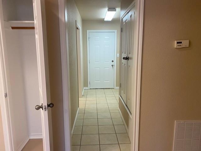 Building Photo - 1097A Highland Dr