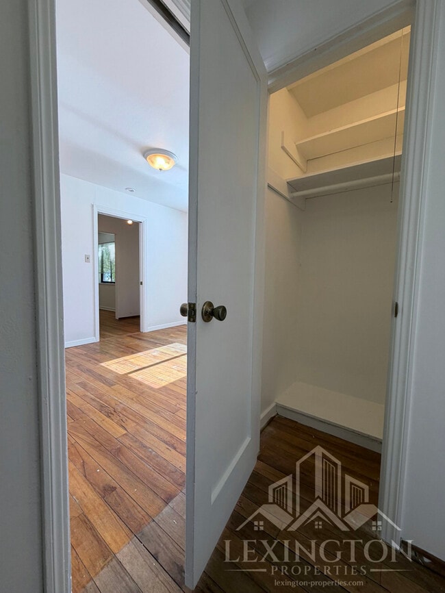Building Photo - Beautifully Updated, Single-story, 3BD/1.5BA, Home near Tahoe Park!