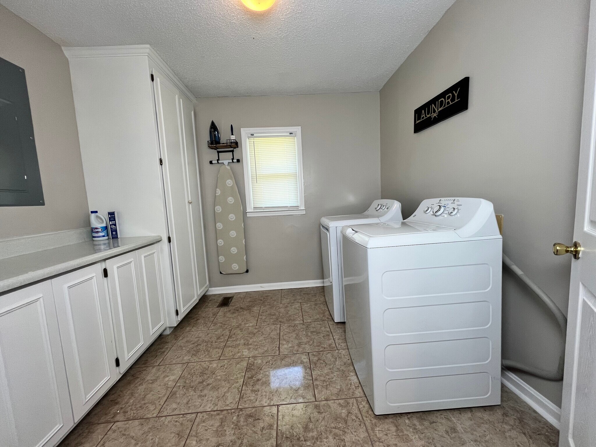 Building Photo - 333 Chapman Rd