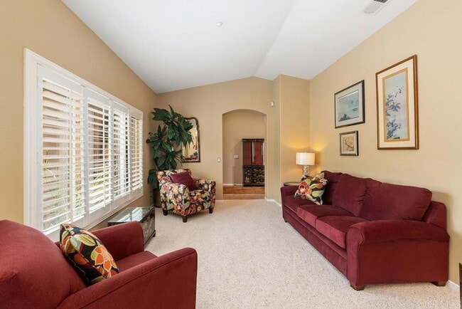 Building Photo - BEAUTIFUL 4BR/3BA home in SINGING HILLS VI...