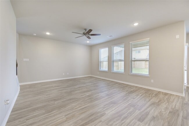 Building Photo - 812 Laguna Grn Ln