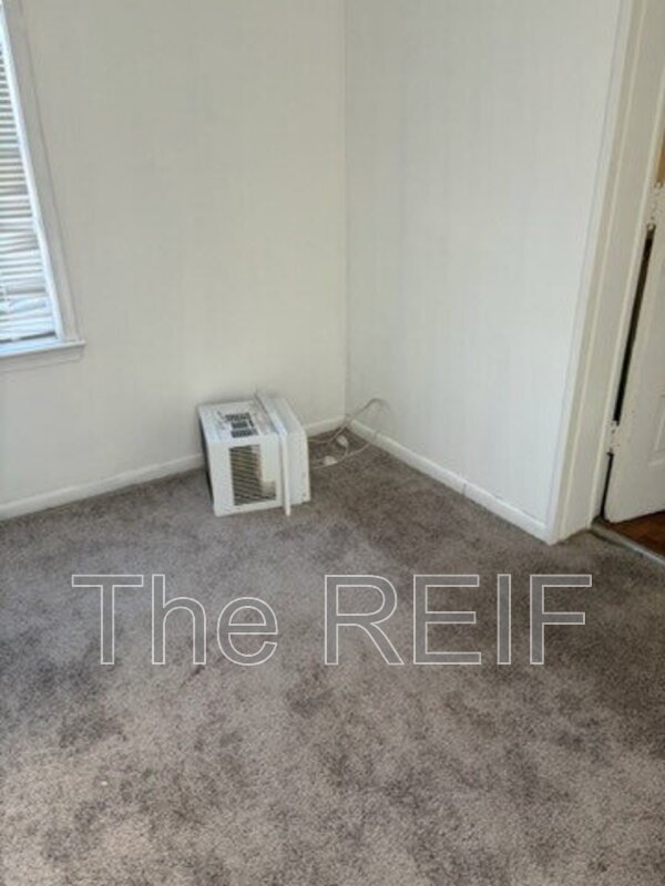 Building Photo - 1025 N Washington Ave