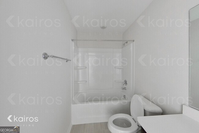 Building Photo - 18 Duluth Dr