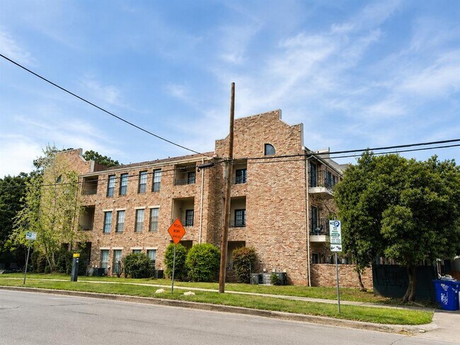 Building Photo - 2801 Rio Grande St