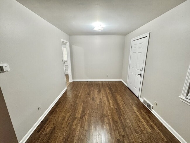 Building Photo - 3119 Queensgate Ave